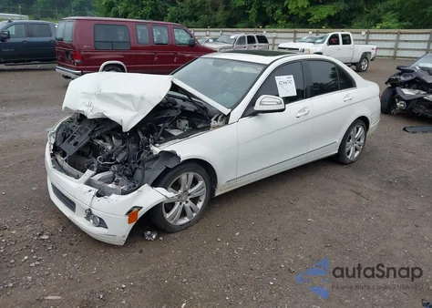 2009 Mercedes-Benz C 300 Luxury/Sport from USA, damaged, VIN WDDGF54X89R048281